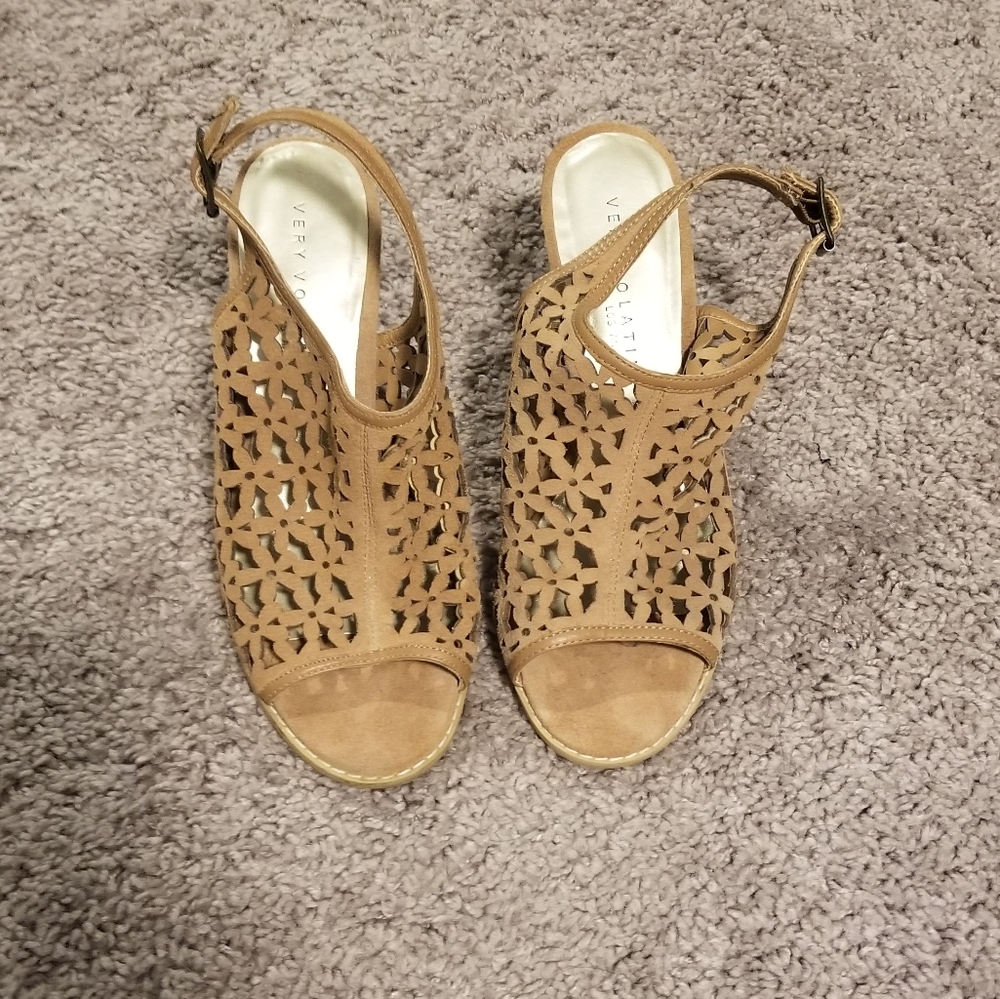 Very violetta wedges